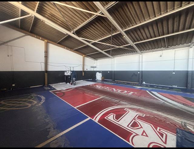 335M² WAREHOUSE TO LET IN STIKLAND INDUSTRIAL
